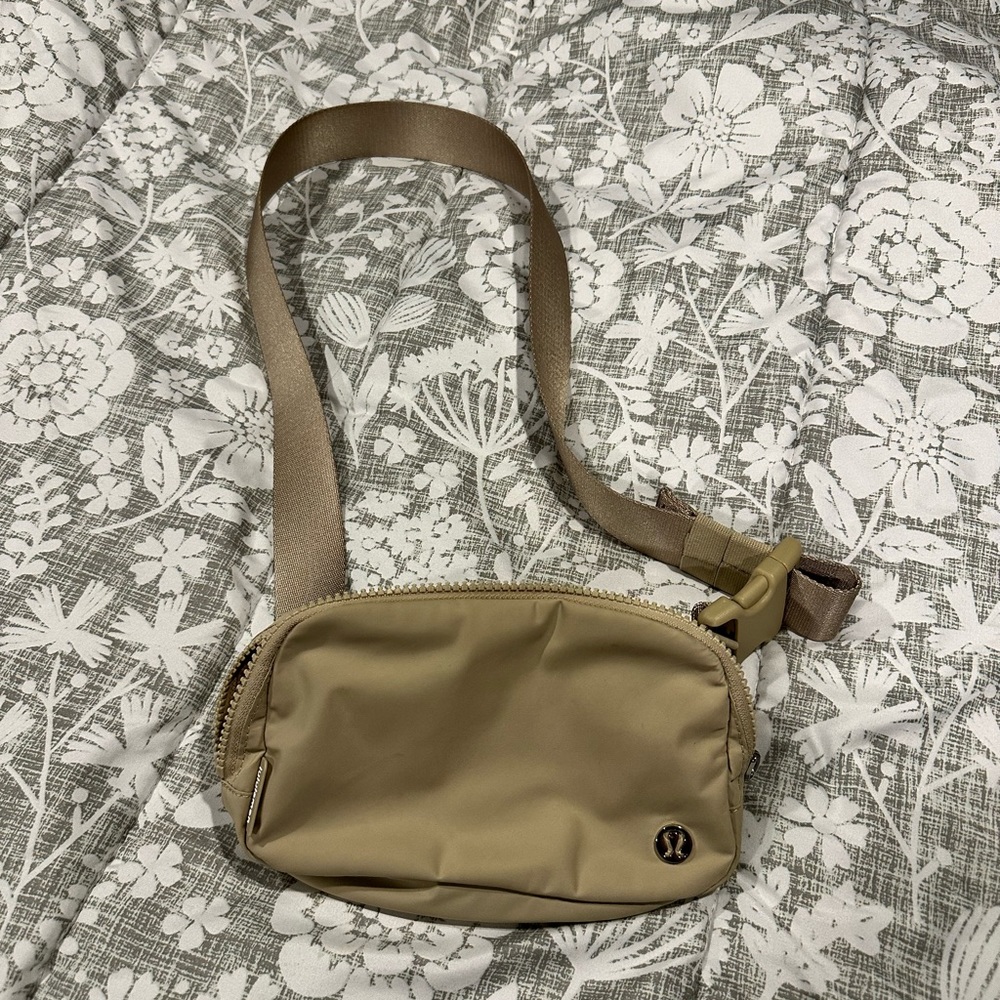 Lululemon fanny pack belt bag cross body bag
